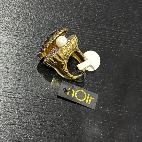 14KT Gold Plated Clamshell with Pearl Scallop Surprise Cocktail Statement Ring - Picture 8 of 10